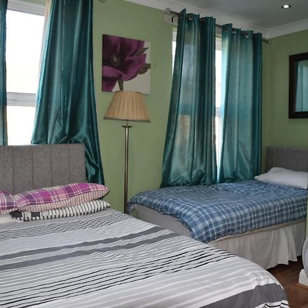 Three Bedroom House Lancaster Road ロンドン エクステリア 写真