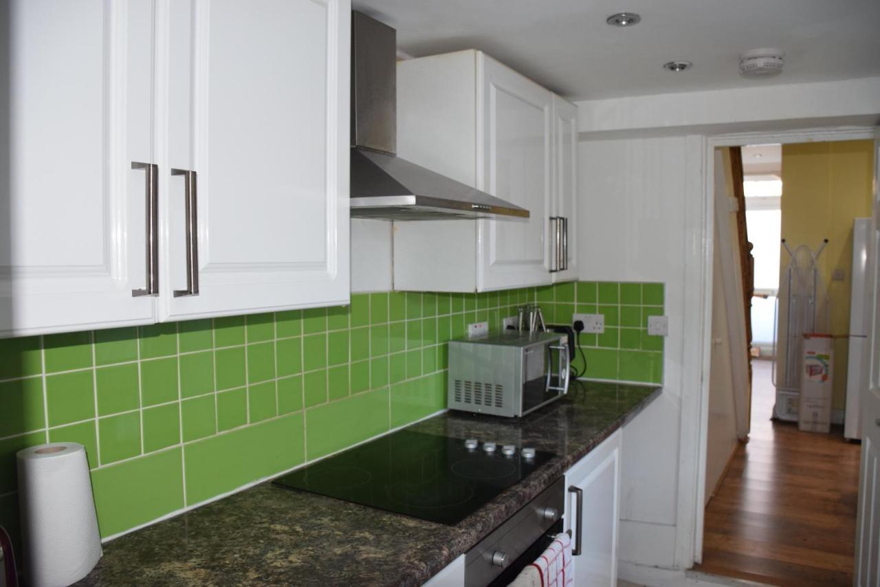 Three Bedroom House Lancaster Road ロンドン エクステリア 写真