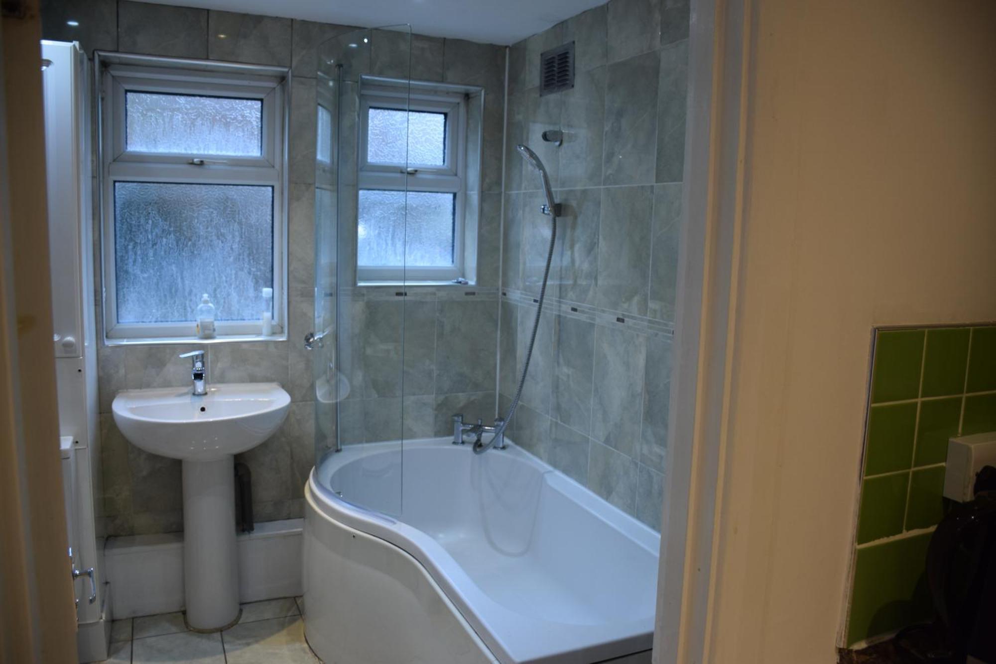 Three Bedroom House Lancaster Road ロンドン エクステリア 写真